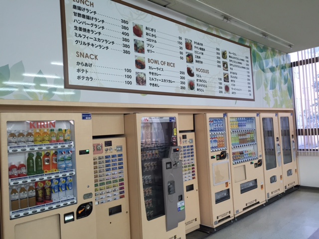 中学校の食堂