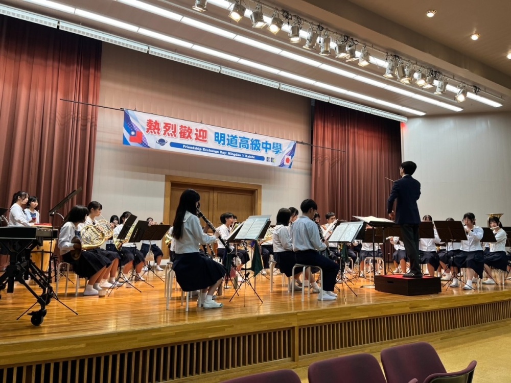 音楽部のパフォーマンスの様子。